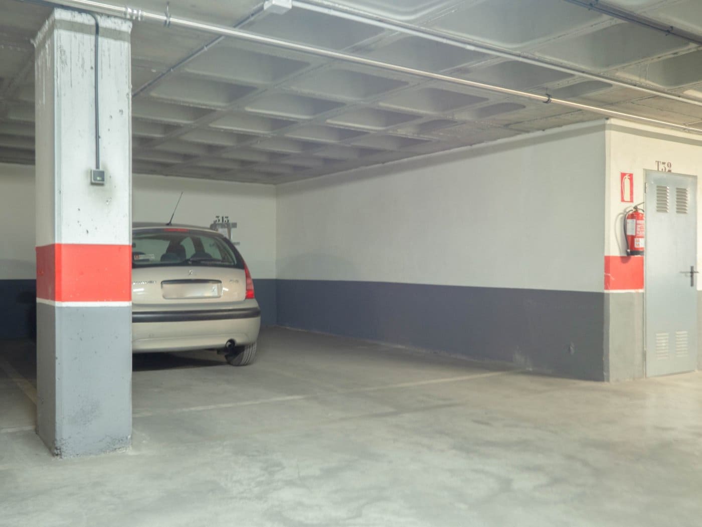 Garasje til salgs i Granada by - € 39 000 (Ref: 7336145)