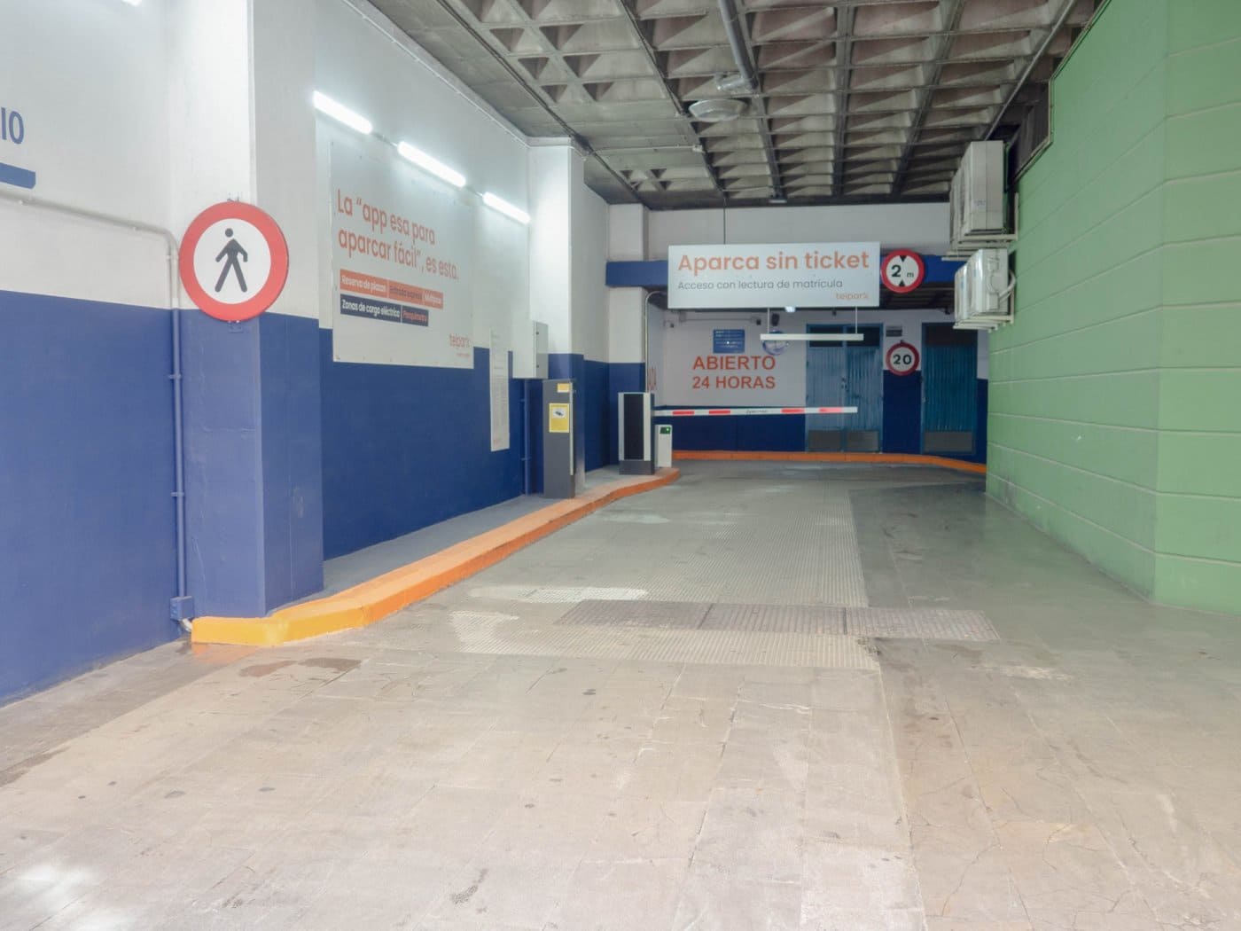 Garasje til salgs i Granada by - € 39 000 (Ref: 7336145)