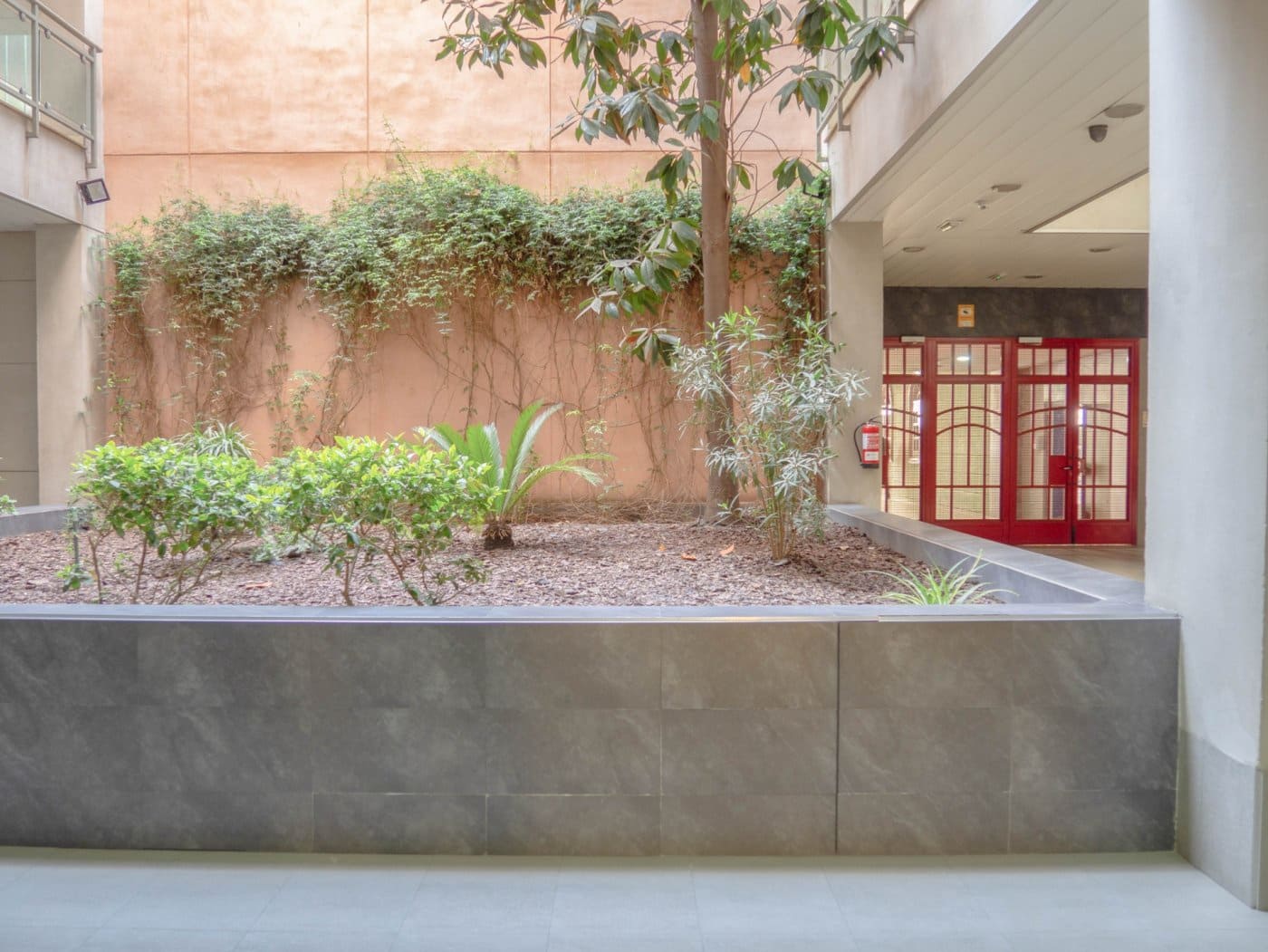 Garasje til salgs i Granada by - € 39 000 (Ref: 7336145)