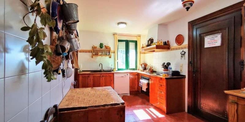 4 soveværelse Finca/Landehus til salg i Granada by med swimmingpool - € 650.000 (Ref: 7363182)