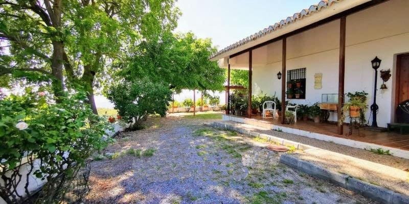 4 soveværelse Finca/Landehus til salg i Granada by med swimmingpool - € 650.000 (Ref: 7363182)