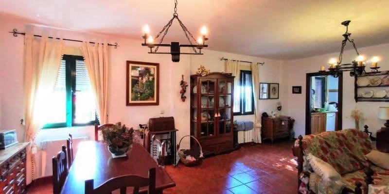 4 soveværelse Finca/Landehus til salg i Granada by med swimmingpool - € 650.000 (Ref: 7363182)