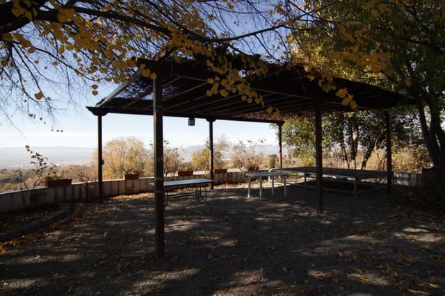 4 soveværelse Finca/Landehus til salg i Granada by med swimmingpool - € 650.000 (Ref: 7363182)