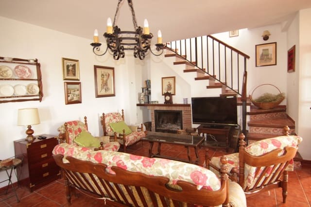 4 soveværelse Finca/Landehus til salg i Granada by med swimmingpool - € 650.000 (Ref: 7363182)