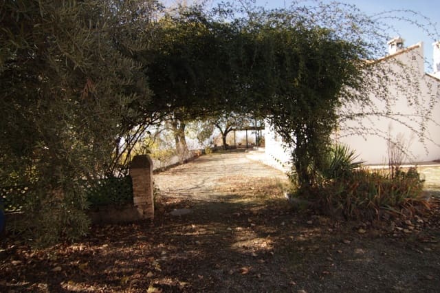 4 soveværelse Finca/Landehus til salg i Granada by med swimmingpool - € 650.000 (Ref: 7363182)