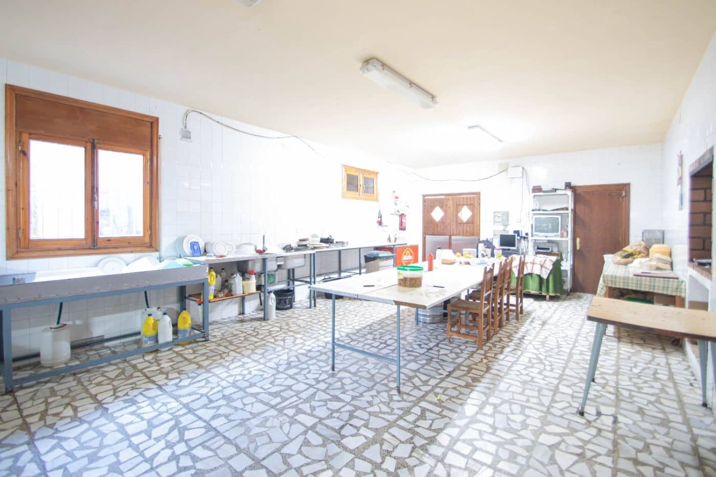 Kommersiell til salgs i Cullar med garasje - € 295 000 (Ref: 7376276)