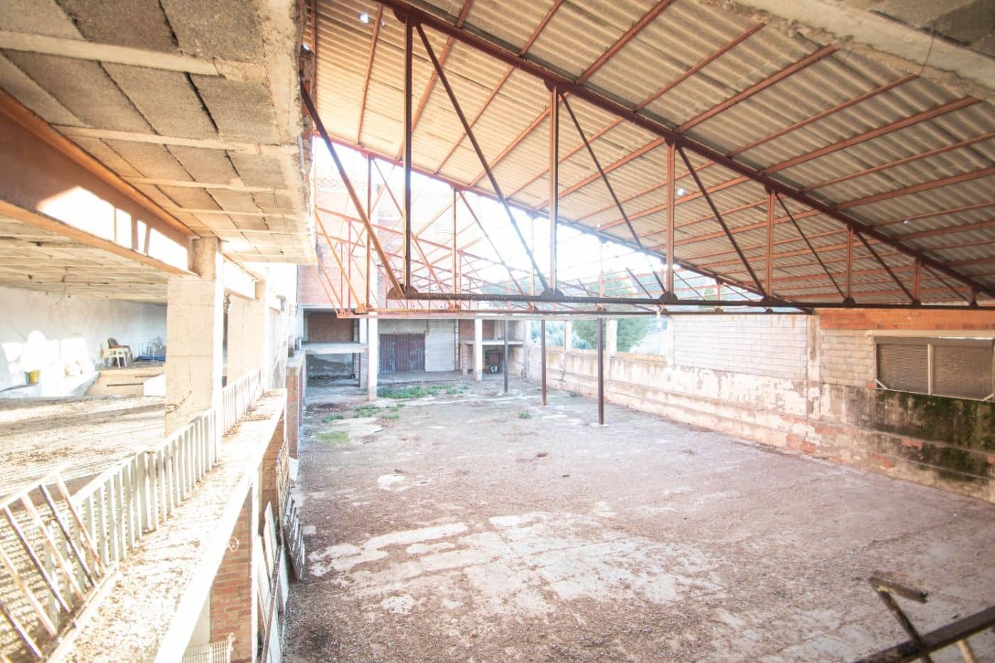 Kommersiell til salgs i Cullar med garasje - € 295 000 (Ref: 7376276)