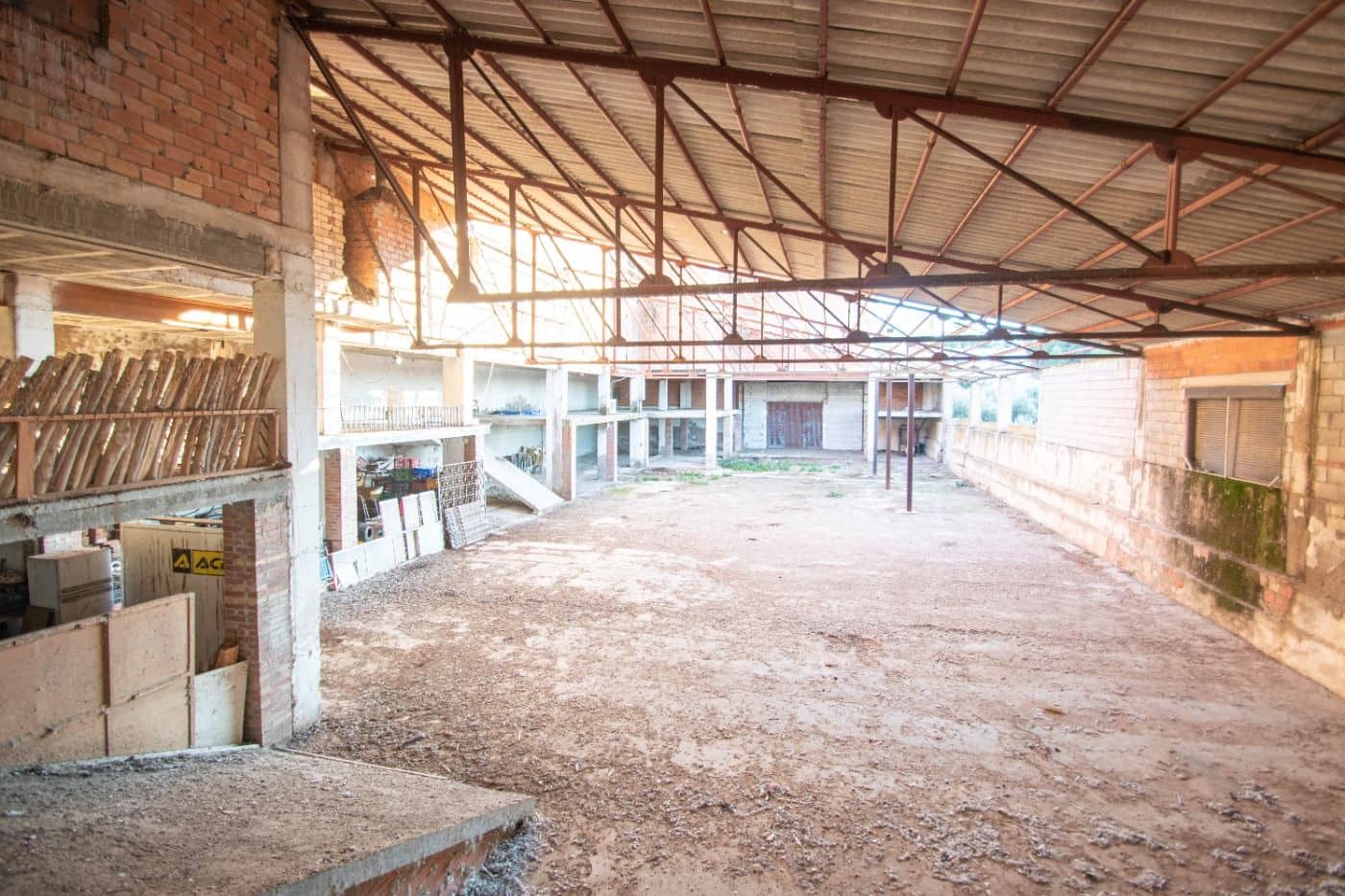 Kommersiell til salgs i Cullar med garasje - € 295 000 (Ref: 7376276)