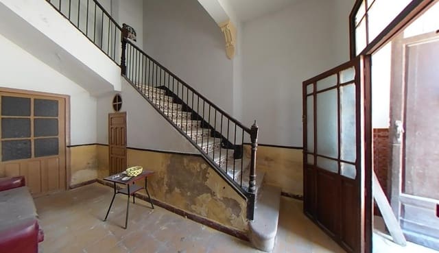8 bedroom Apartment for sale in Ubeda - € 157,500 (Ref: 7591980)