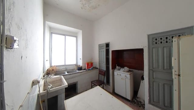 8 bedroom Apartment for sale in Ubeda - € 157,500 (Ref: 7591980)