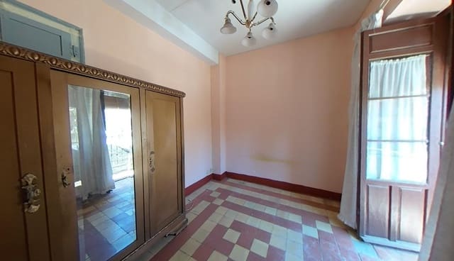 8 bedroom Apartment for sale in Ubeda - € 157,500 (Ref: 7591980)