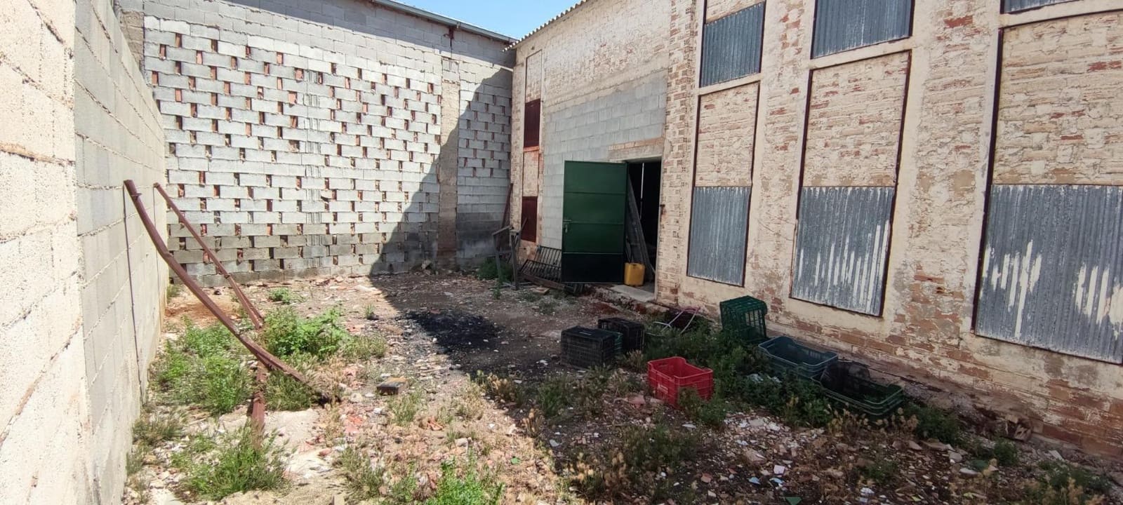 Kommersiell til salgs i Fuente Vaqueros - € 39 990 (Ref: 7603509)