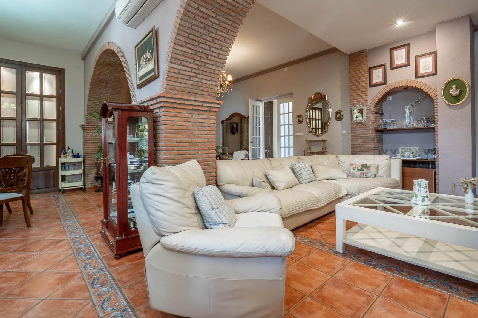 5 soveværelse Villa til salg i Ogijares med swimmingpool - € 725.000 (Ref: 7716976)