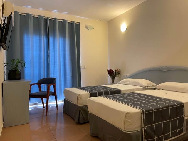 30 soveværelse Hotel til salg i Granada by med swimmingpool - € 1.795.000 (Ref: 7793690)