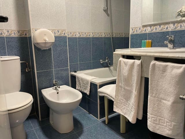 30 soveværelse Hotel til salg i Granada by med swimmingpool - € 1.795.000 (Ref: 7793690)