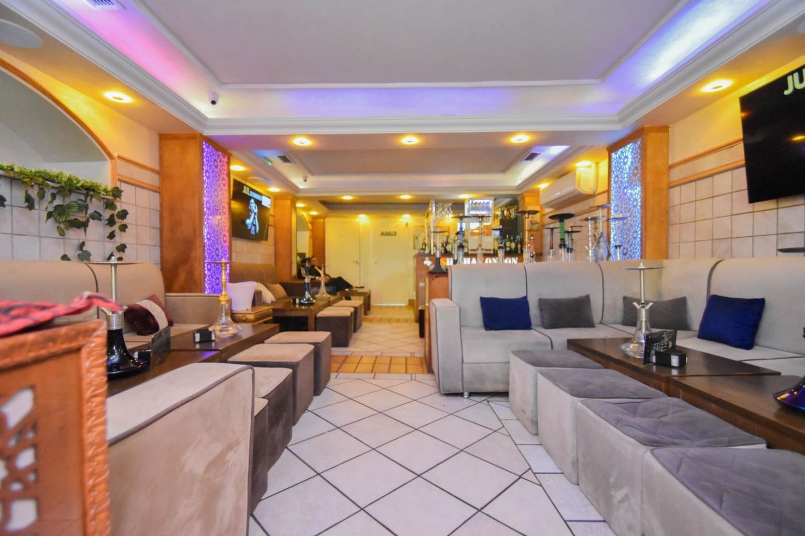 Komercyjne do wynajęcia w Miasto Grenada - 1 000 € (Ref: 7810515)