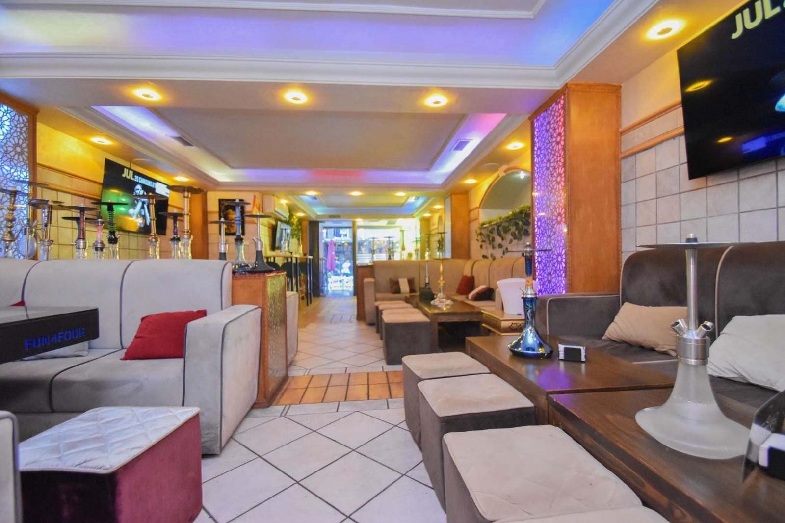 Komercyjne do wynajęcia w Miasto Grenada - 1 000 € (Ref: 7810515)