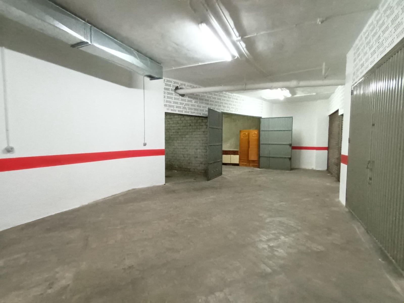 Garage til salg i Granada by - € 19.000 (Ref: 7911688)