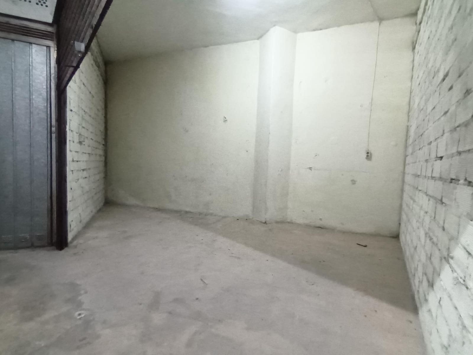 Garage til salg i Granada by - € 16.000 (Ref: 7911693)