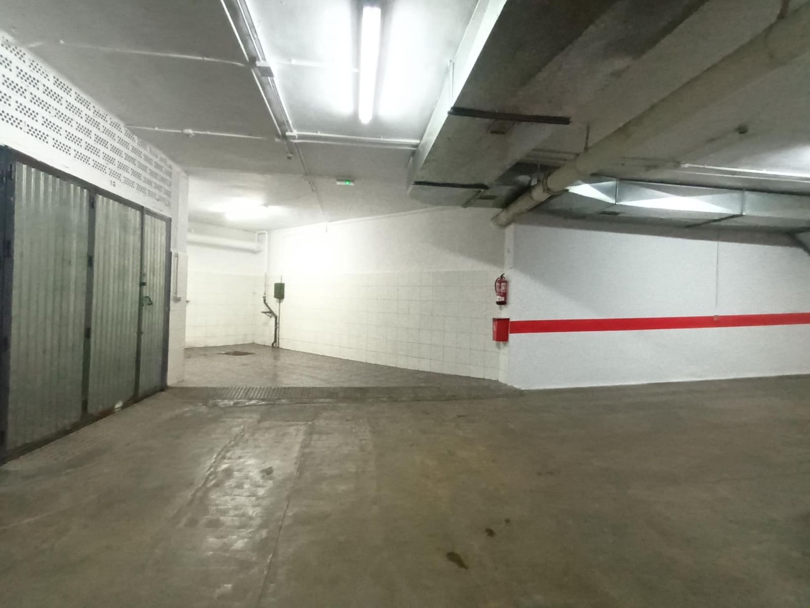 Garage til salg i Granada by - € 16.000 (Ref: 7911693)