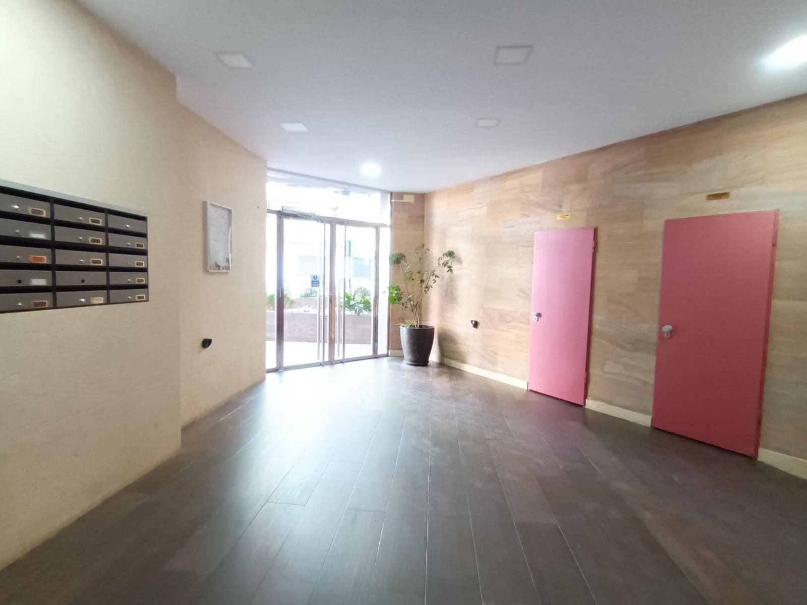 Garage til salg i Granada by - € 16.000 (Ref: 7911693)