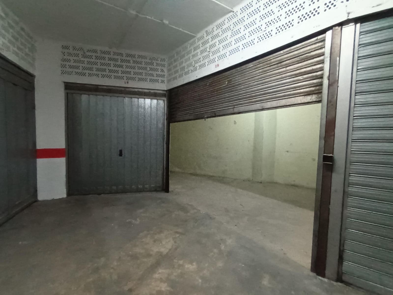 Garage til salg i Granada by - € 16.000 (Ref: 7911693)