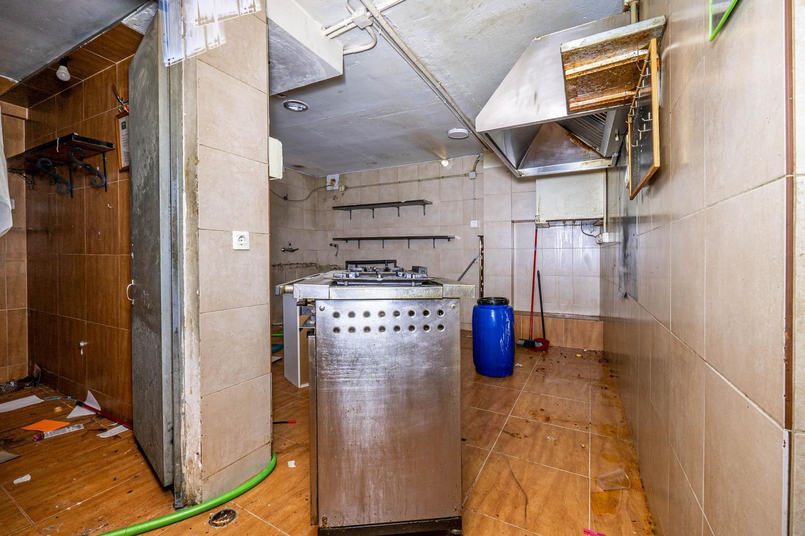 Erhverv til salg i Granada by - € 214.900 (Ref: 8016817)