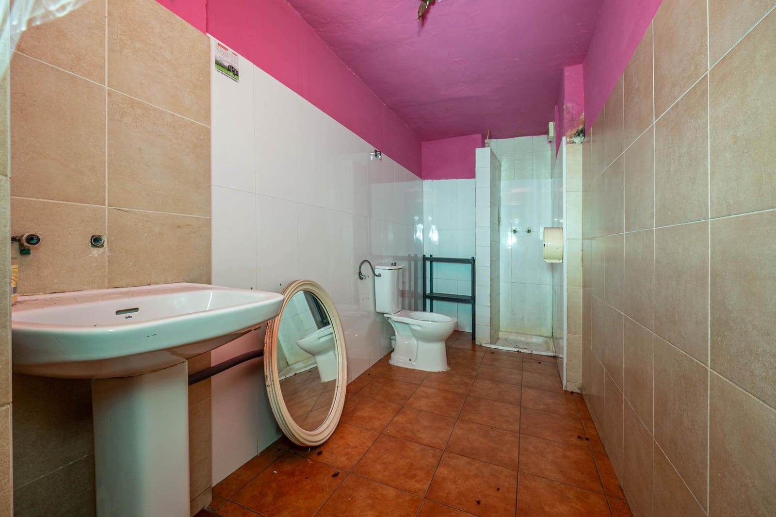 Erhverv til salg i Granada by - € 214.900 (Ref: 8016817)