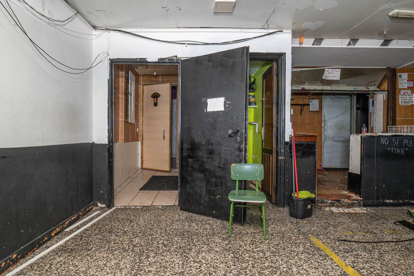 Erhverv til salg i Granada by - € 214.900 (Ref: 8016817)