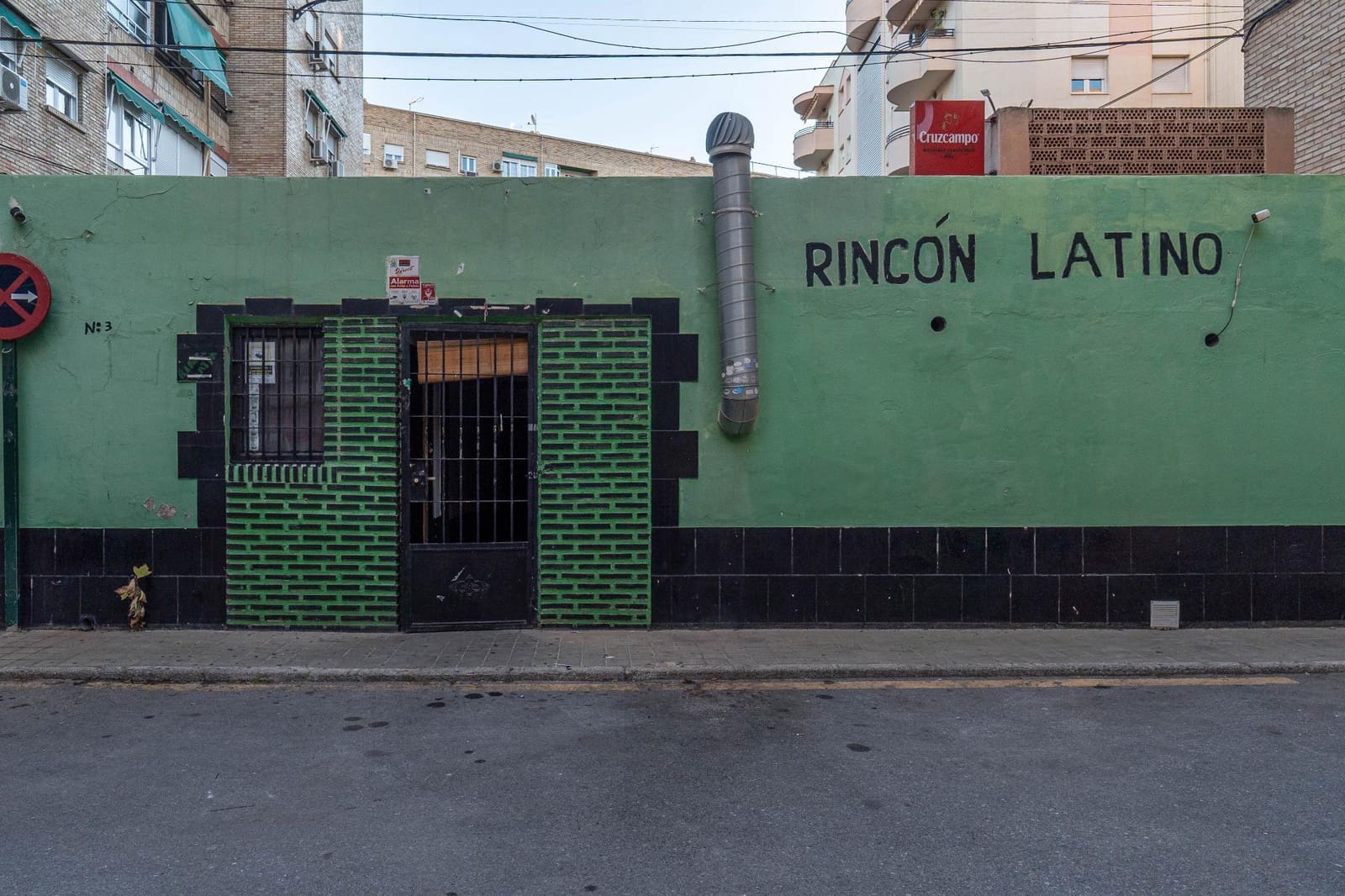 Erhverv til salg i Granada by - € 214.900 (Ref: 8016817)