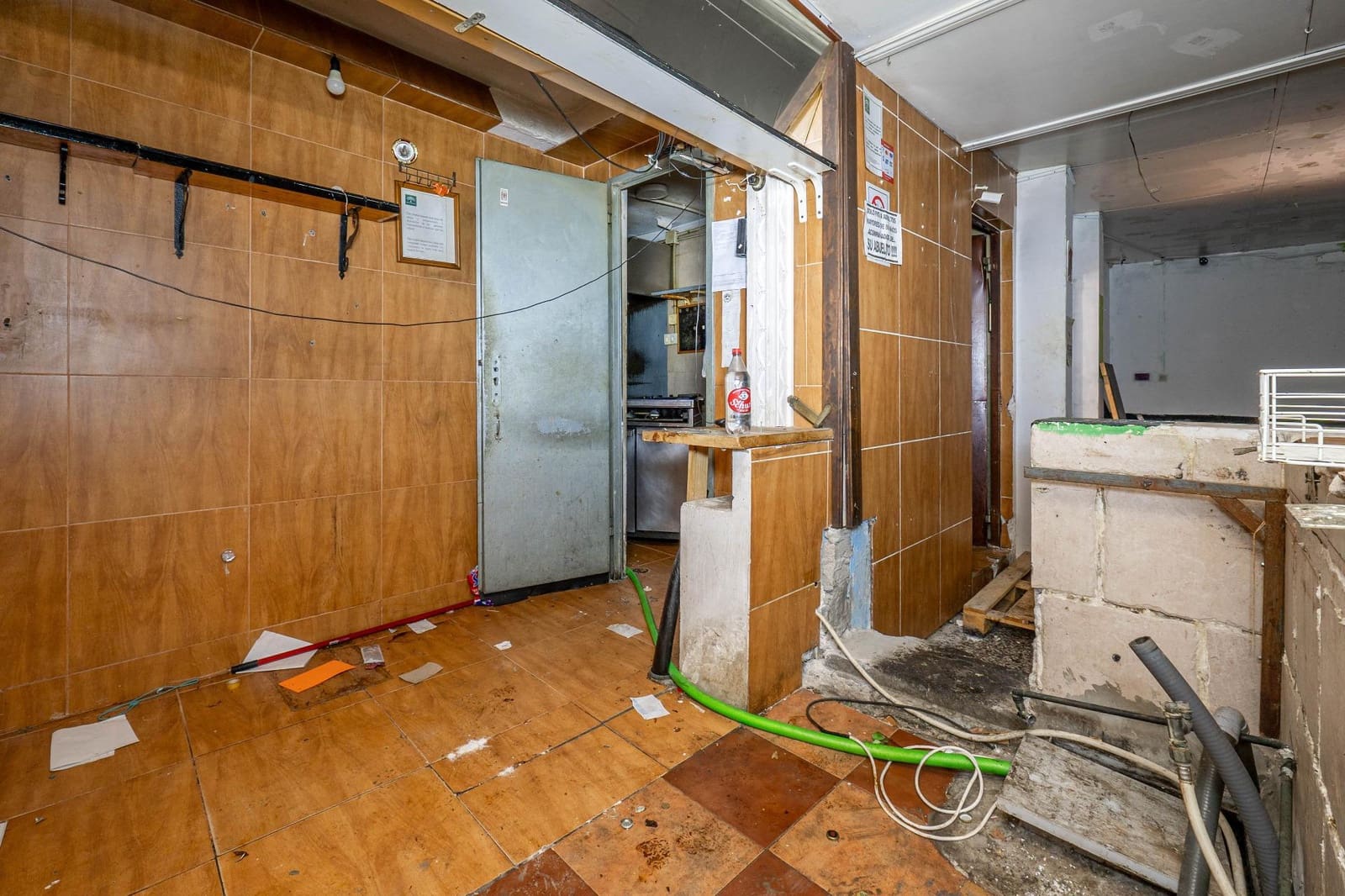 Erhverv til salg i Granada by - € 214.900 (Ref: 8016817)