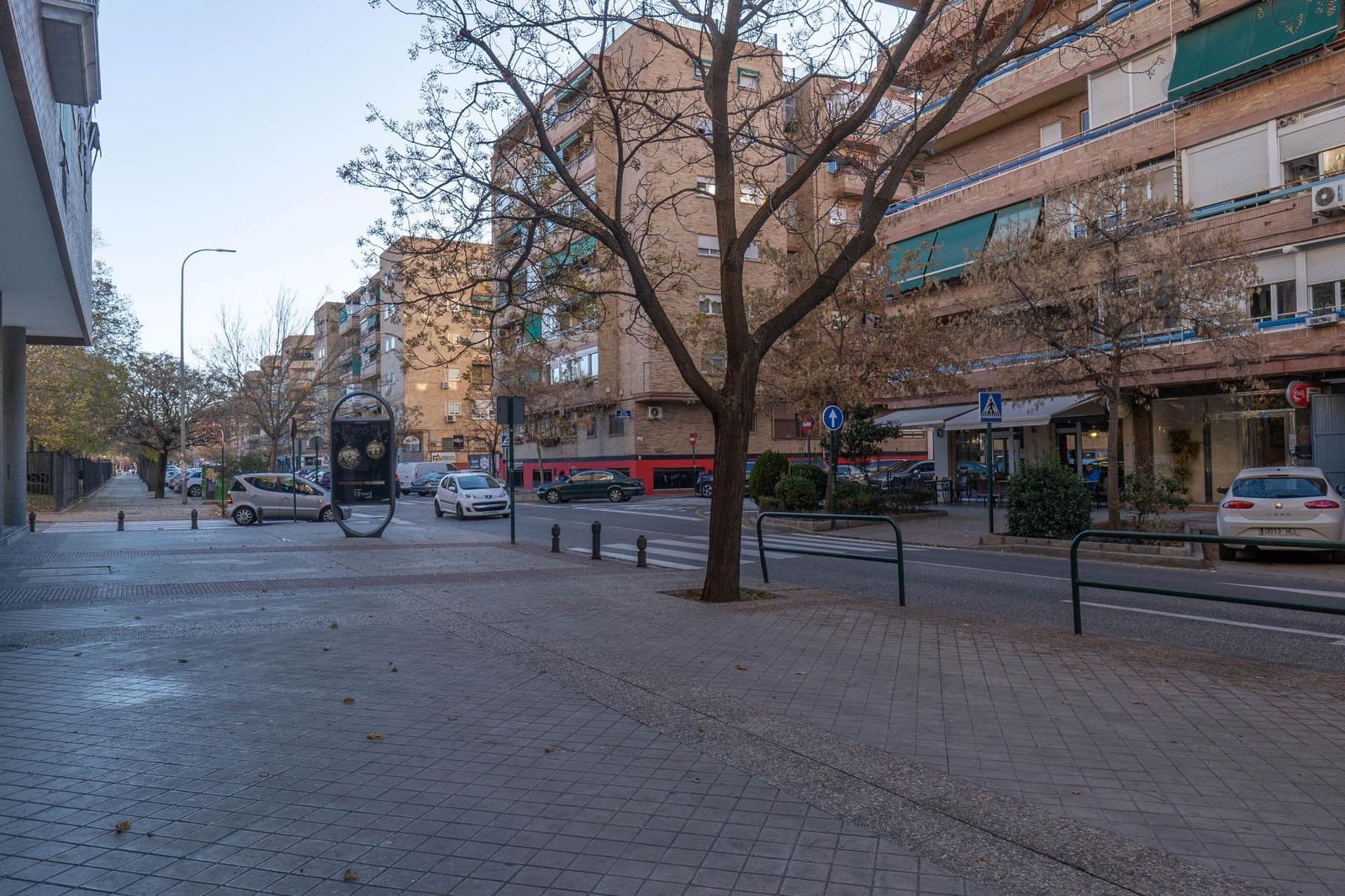 Erhverv til salg i Granada by - € 214.900 (Ref: 8016817)