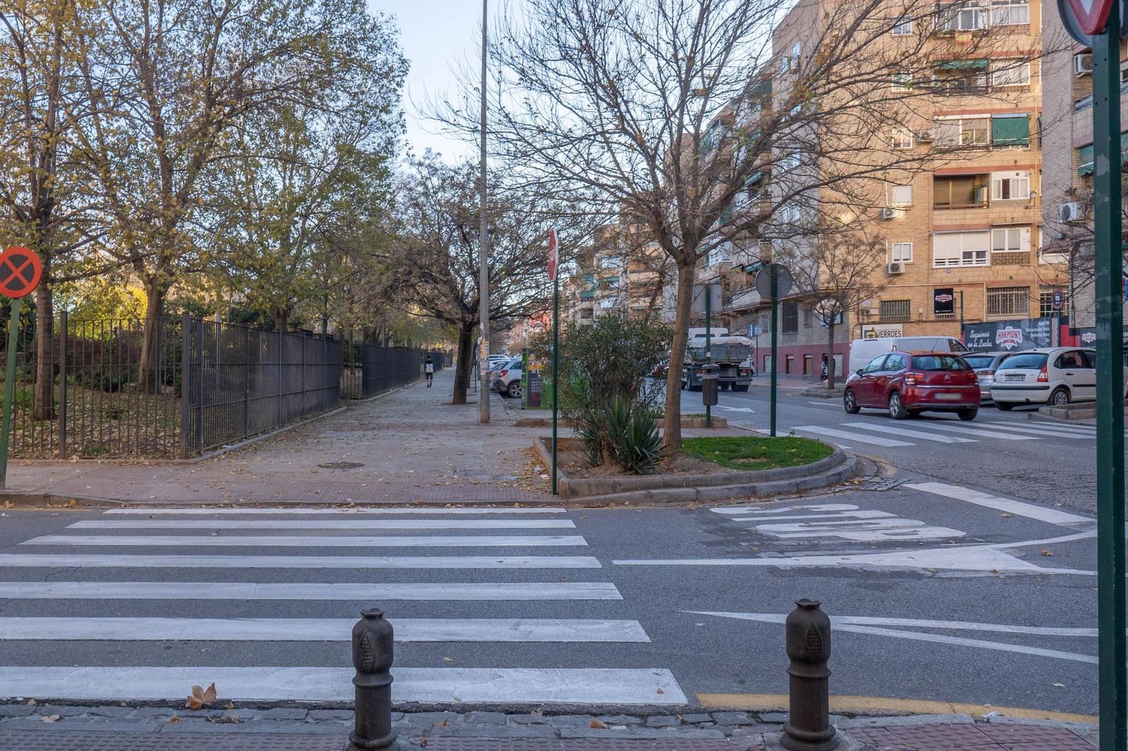 Erhverv til salg i Granada by - € 214.900 (Ref: 8016817)