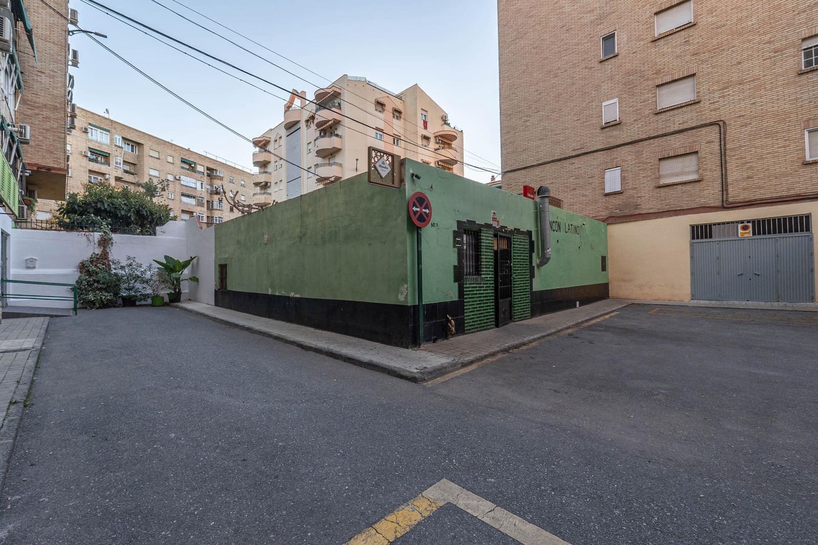 Erhverv til salg i Granada by - € 214.900 (Ref: 8016817)