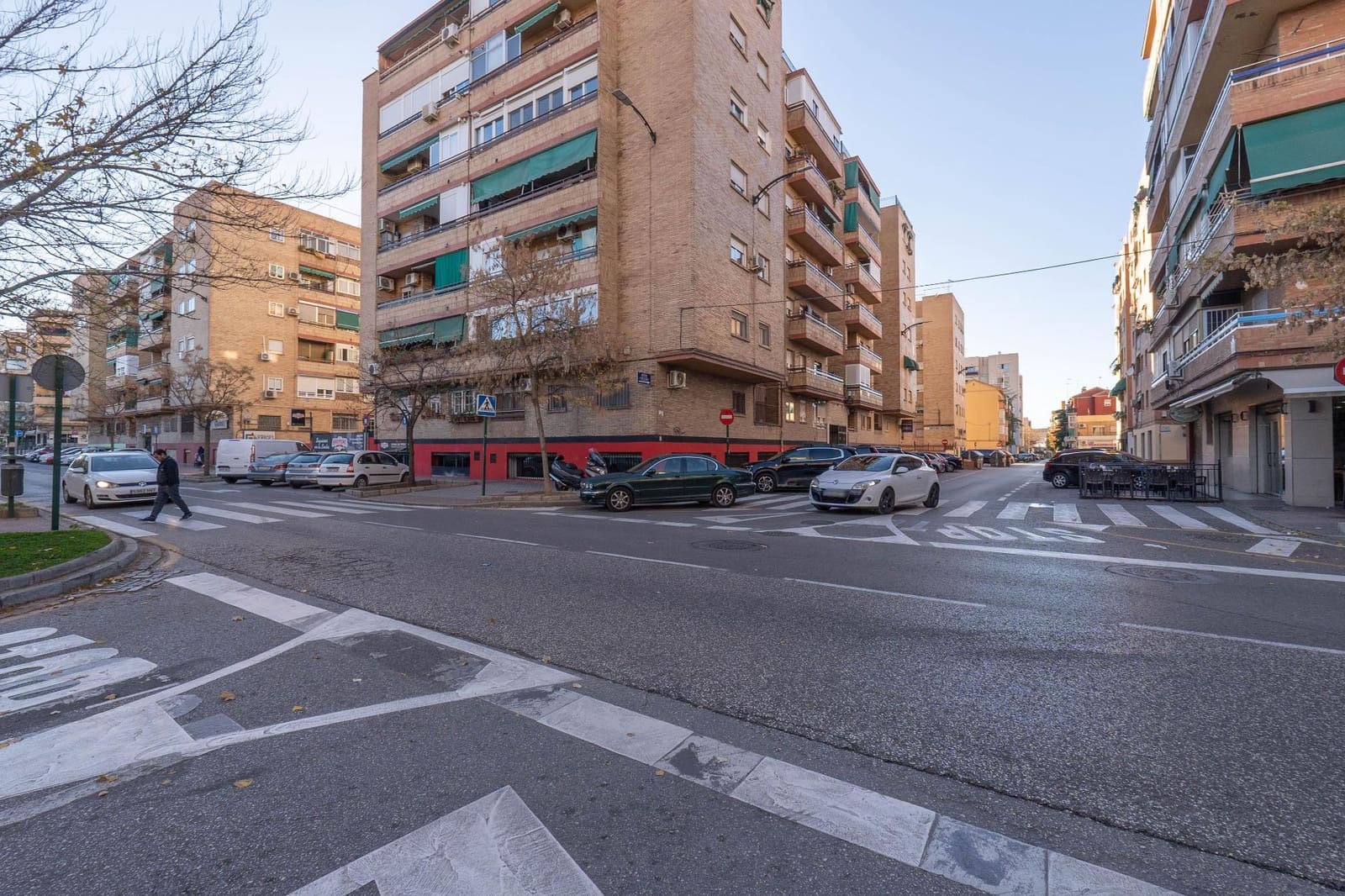 Erhverv til salg i Granada by - € 214.900 (Ref: 8016817)