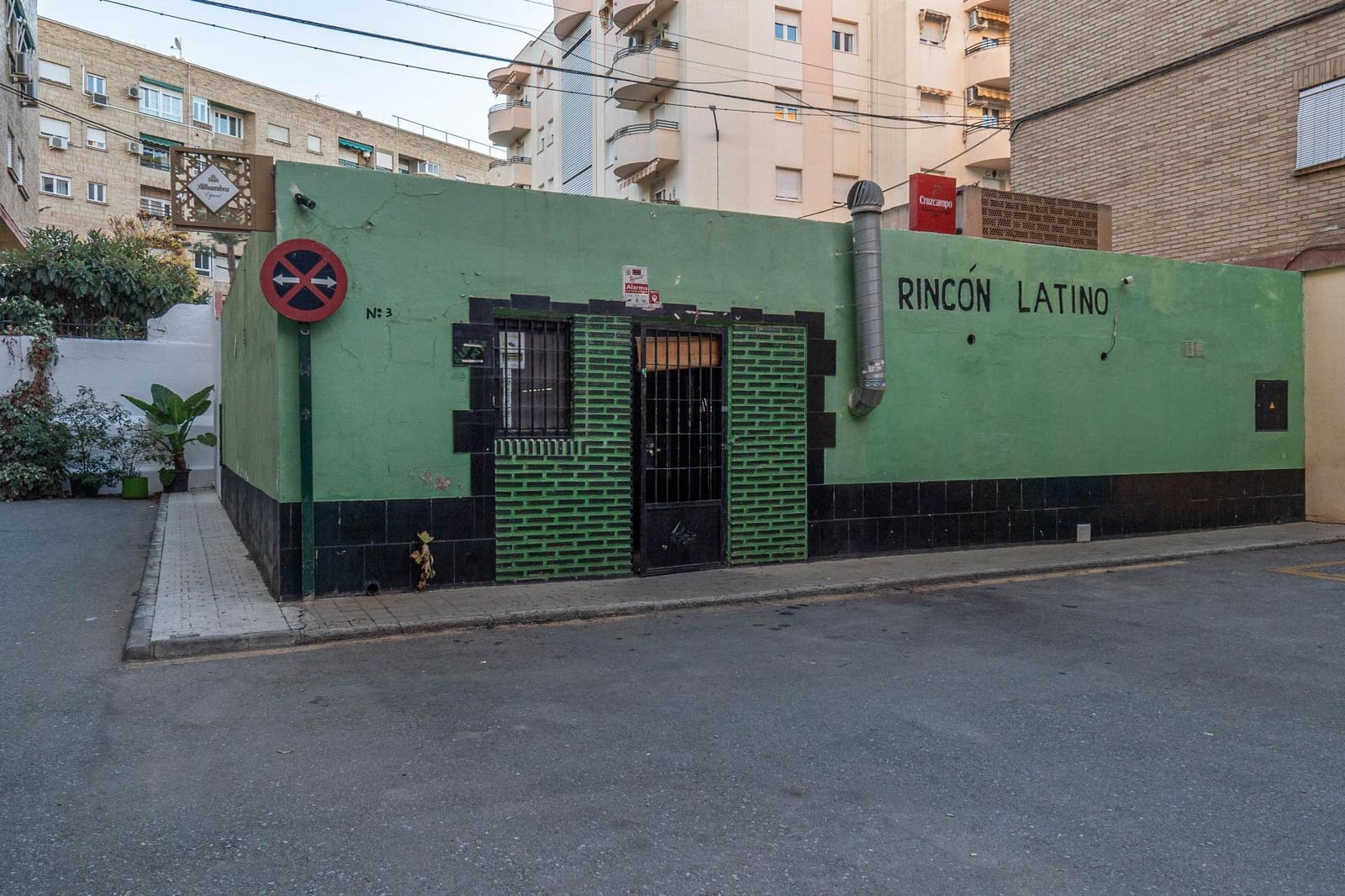 Erhverv til salg i Granada by - € 214.900 (Ref: 8016817)