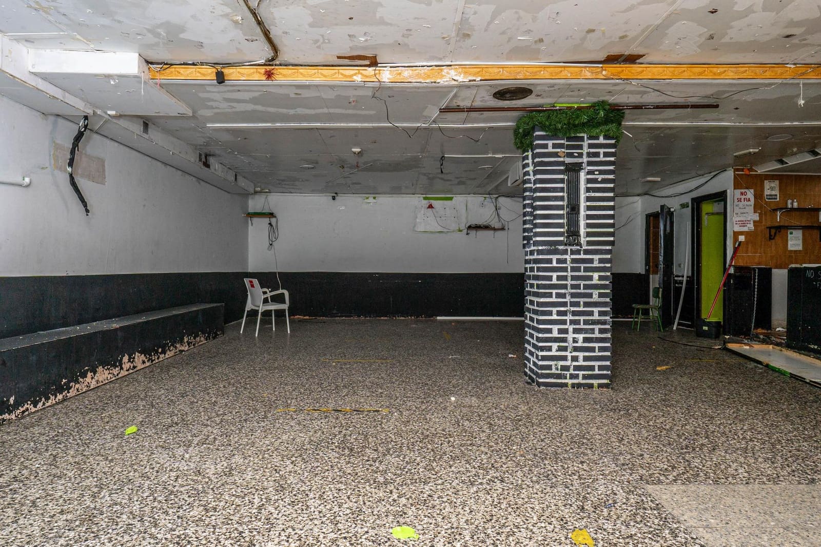 Erhverv til salg i Granada by - € 214.900 (Ref: 8016817)