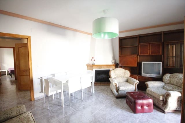 8 soveværelse Byhus til salg i Baza med garage - € 175.000 (Ref: 8134128)