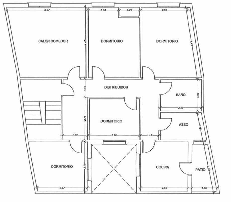 8 soveværelse Byhus til salg i Baza med garage - € 175.000 (Ref: 8134128)