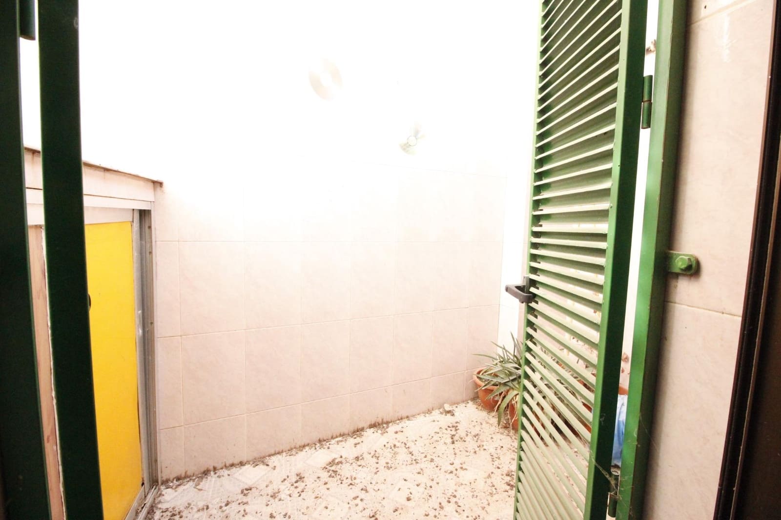 8 soveværelse Byhus til salg i Baza med garage - € 175.000 (Ref: 8134128)