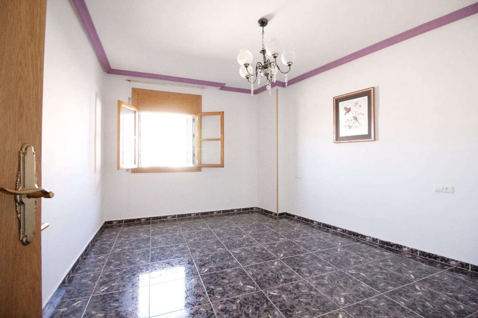 8 soveværelse Byhus til salg i Baza med garage - € 175.000 (Ref: 8134128)