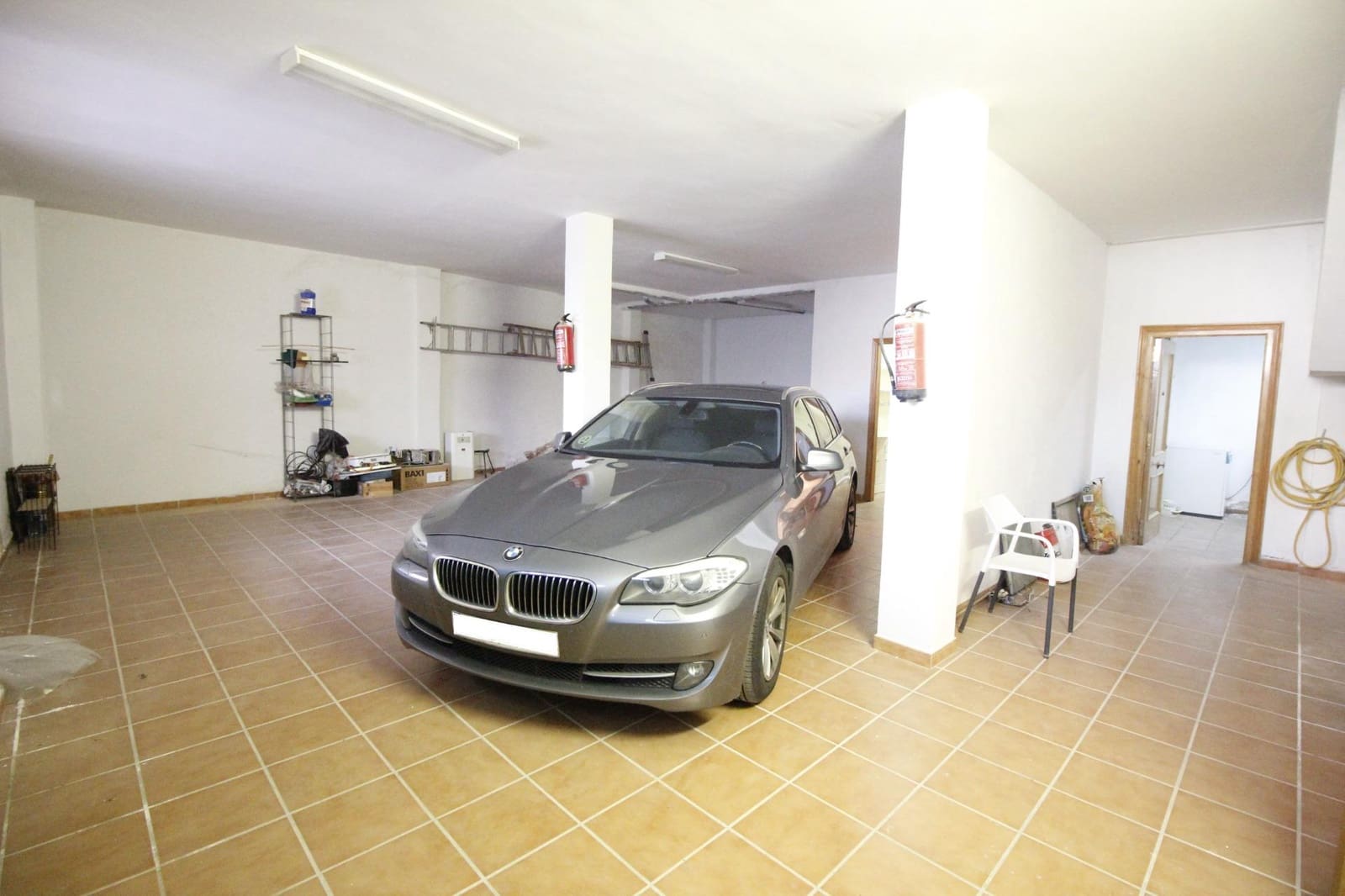 8 soveværelse Byhus til salg i Baza med garage - € 175.000 (Ref: 8134128)