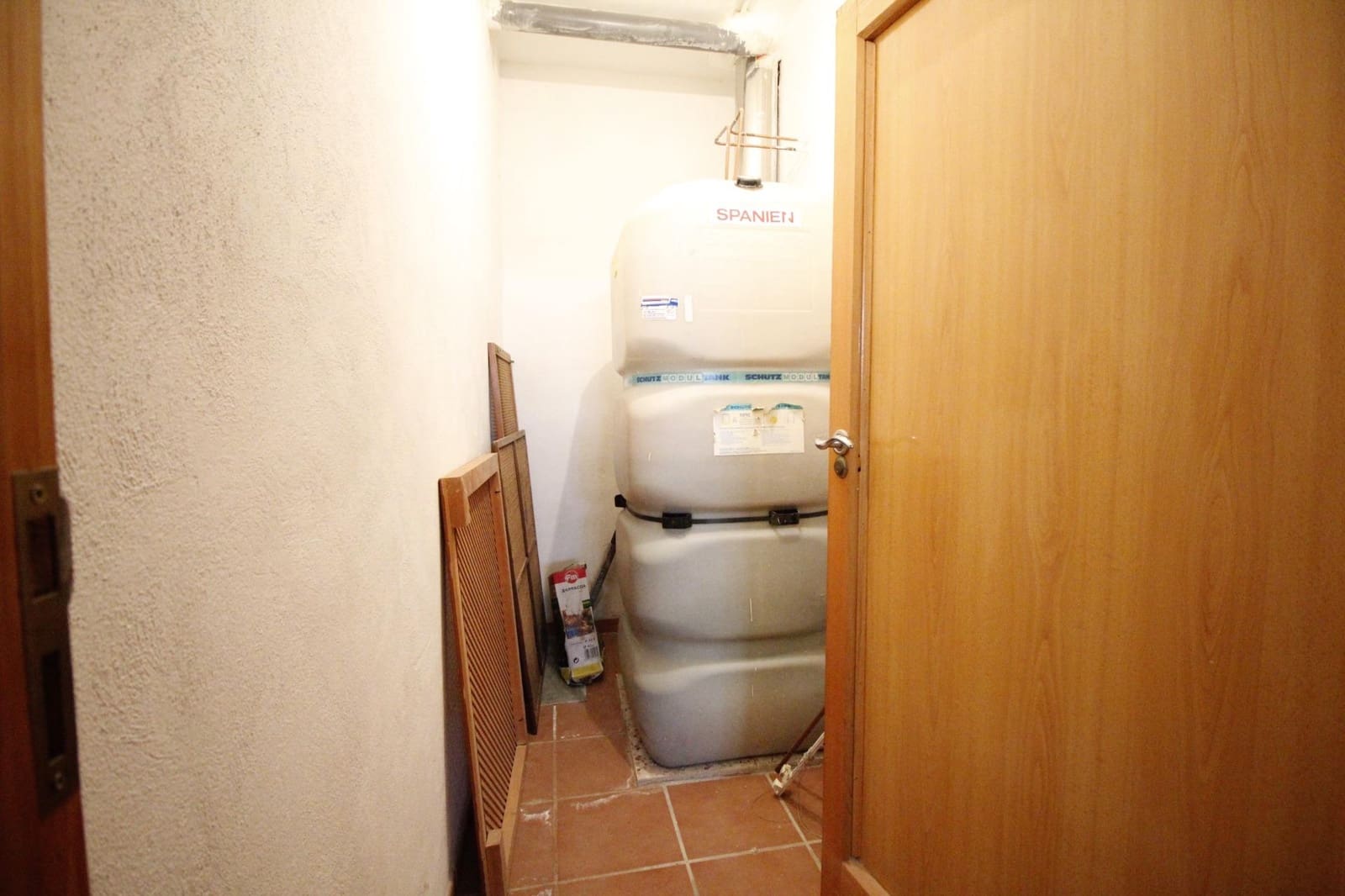 8 soveværelse Byhus til salg i Baza med garage - € 175.000 (Ref: 8134128)