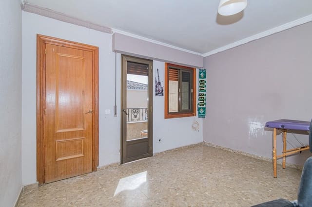 3 soveværelse Byhus til salg i La Zubia med garage - € 470.000 (Ref: 8134135)