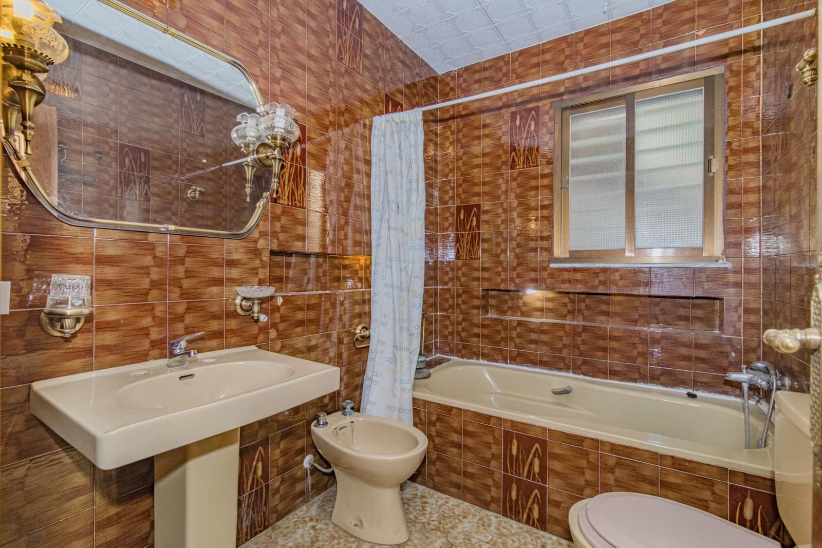 Casa de 3 habitaciones en La Zubia en venta con garaje - 470.000 € (Ref: 8134135)