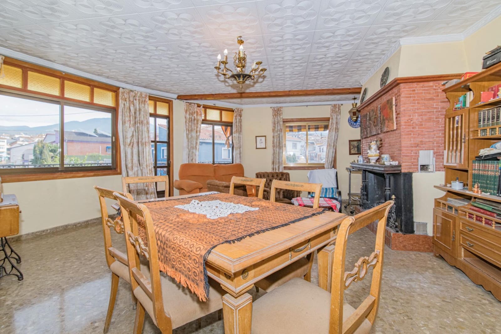 Casa de 3 habitaciones en La Zubia en venta con garaje - 470.000 € (Ref: 8134135)