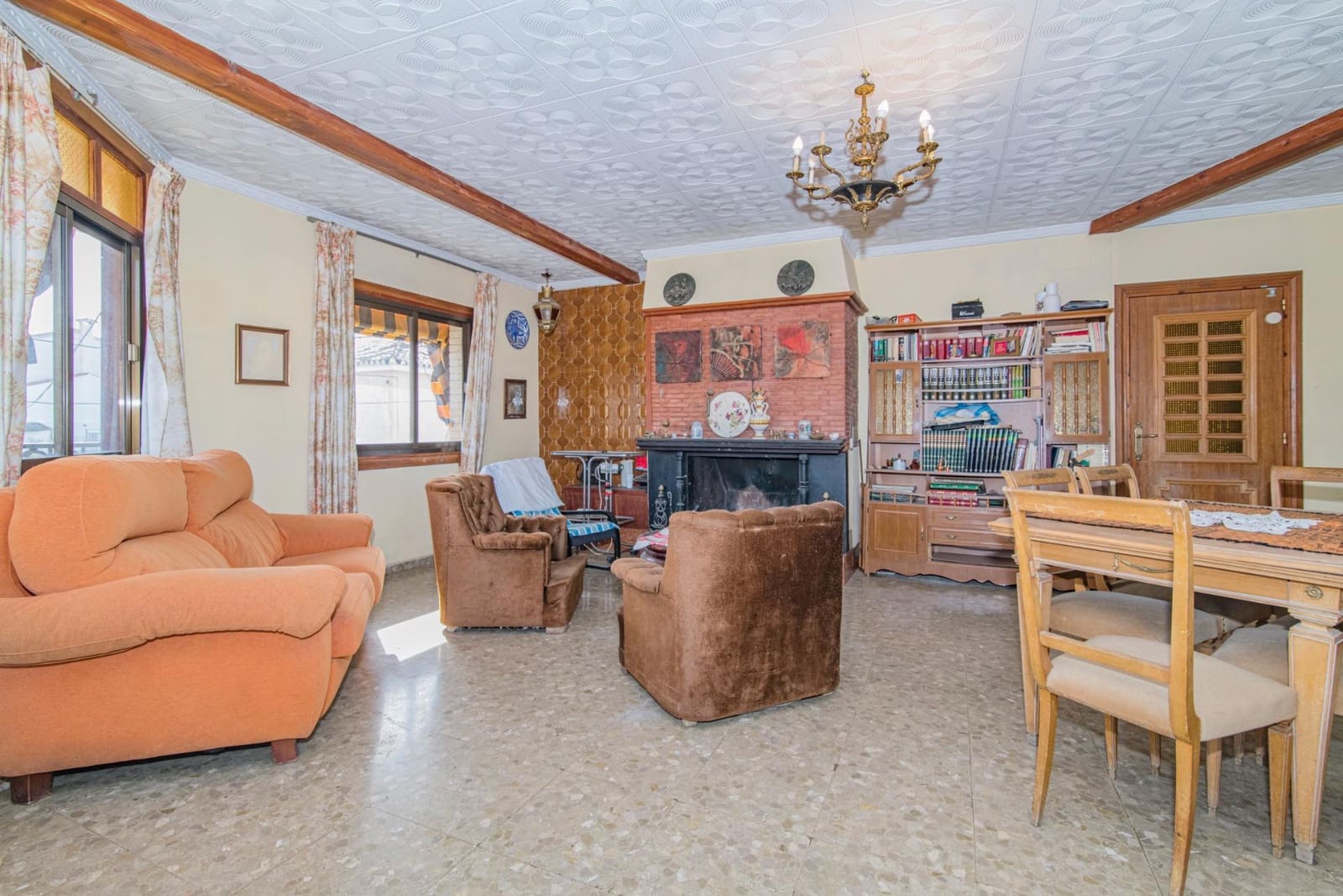 Casa de 3 habitaciones en La Zubia en venta con garaje - 470.000 € (Ref: 8134135)