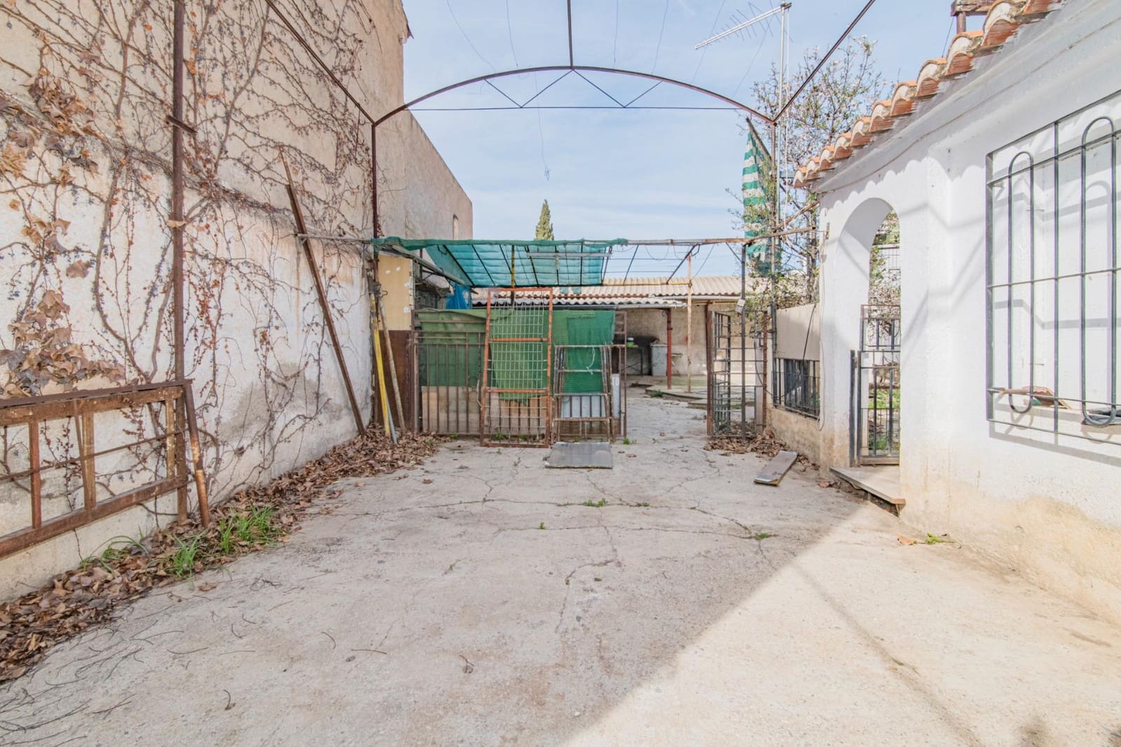 Casa de 3 habitaciones en La Zubia en venta con garaje - 470.000 € (Ref: 8134135)