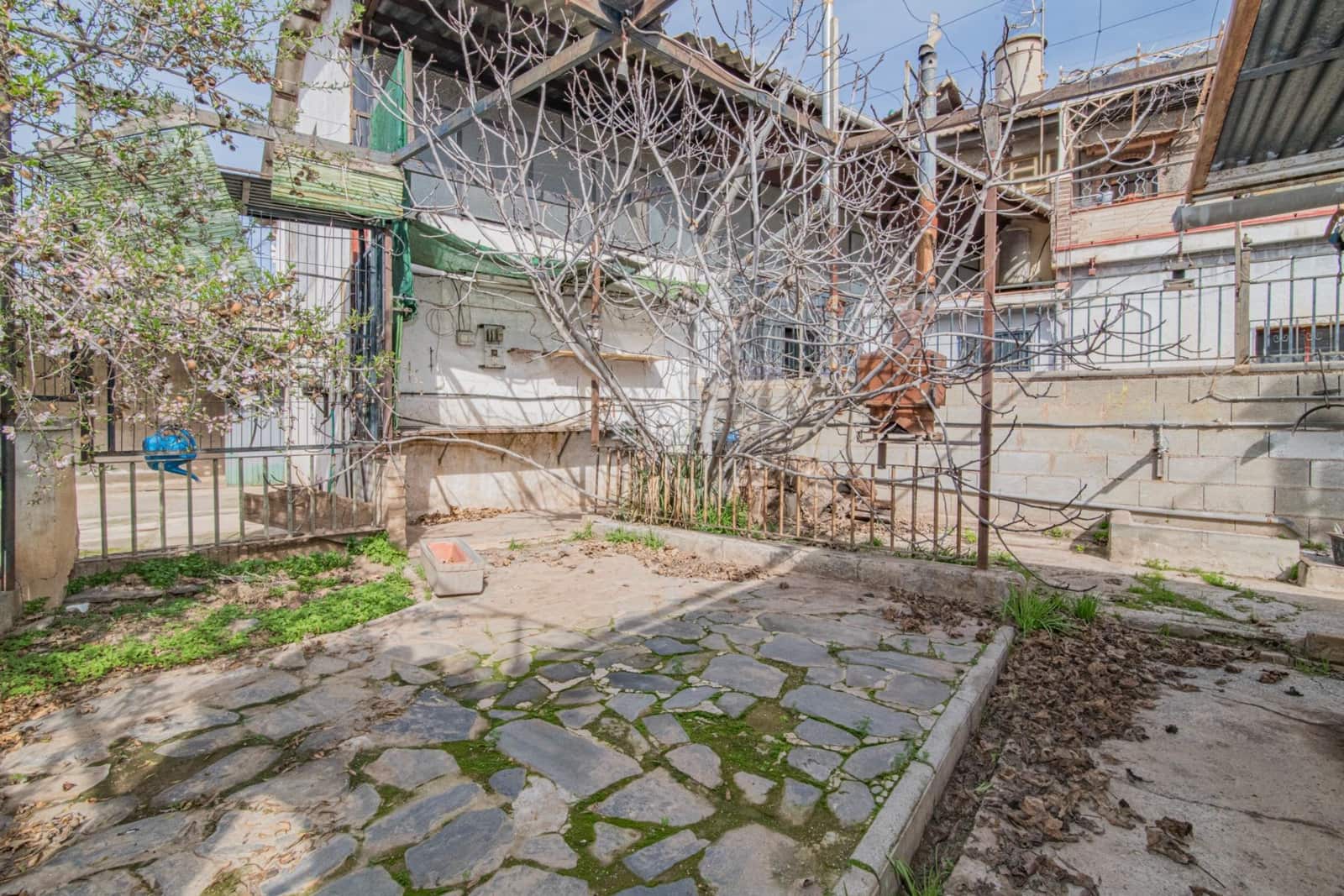 Casa de 3 habitaciones en La Zubia en venta con garaje - 470.000 € (Ref: 8134135)