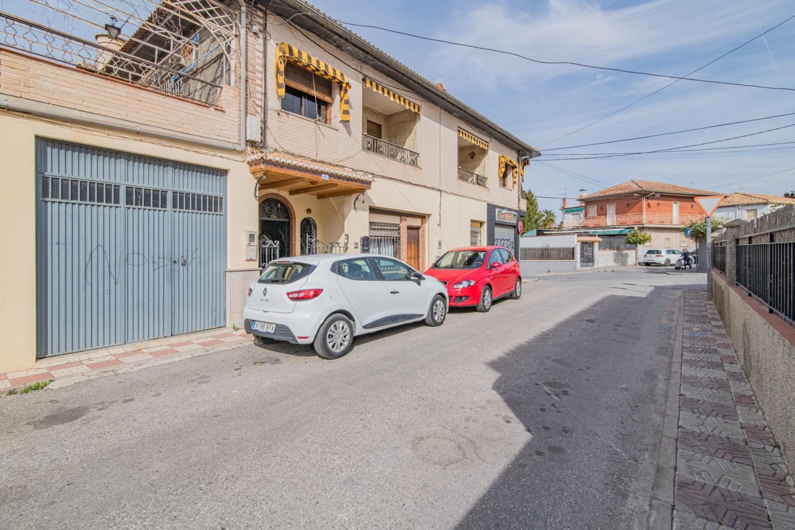 Casa de 3 habitaciones en La Zubia en venta con garaje - 470.000 € (Ref: 8134135)